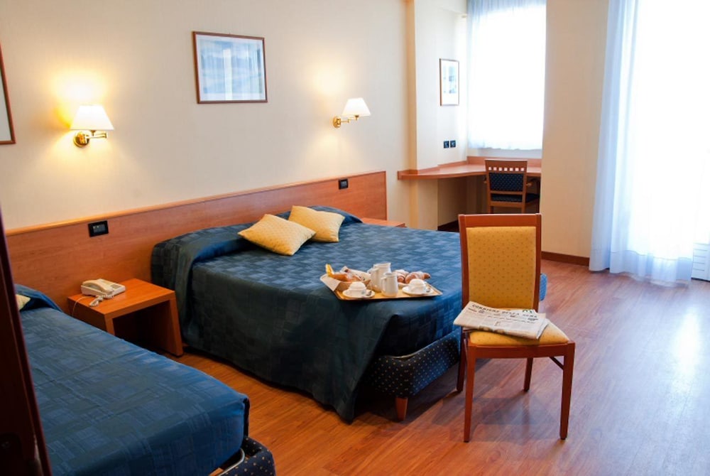 Hotel Touring Falconara Marittima 22/36