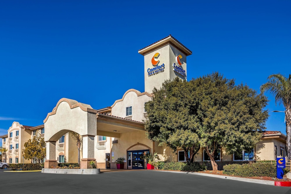 Comfort Inn & Suites Near Temecula Wine Country 1/30