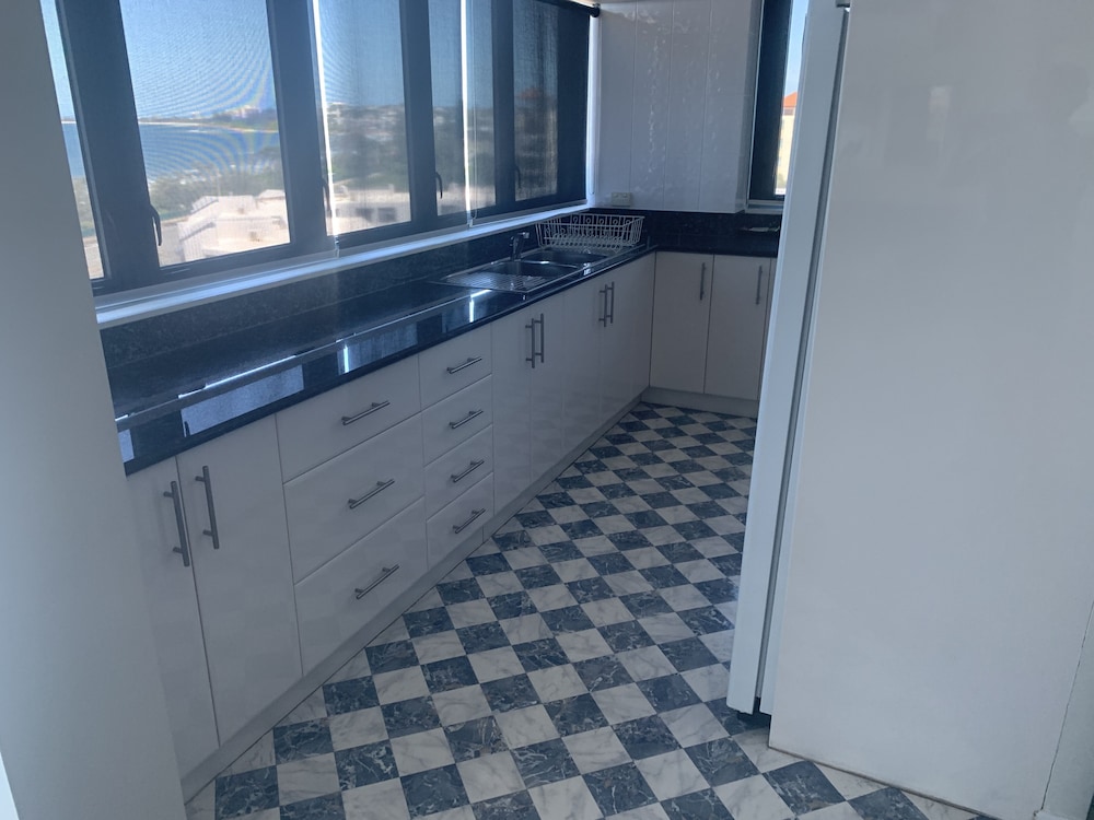 Beachfront Towers 2/80