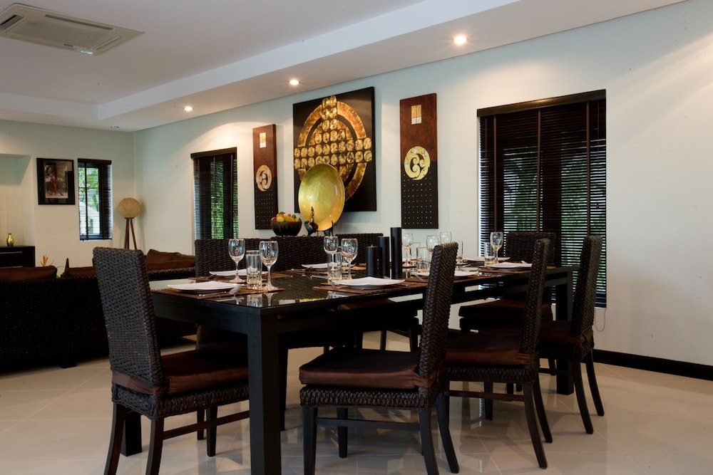 PALM GROVE RESORT 25/42