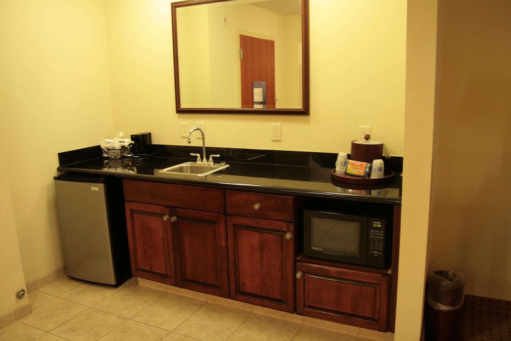 Hampton Inn Victoria 48/58