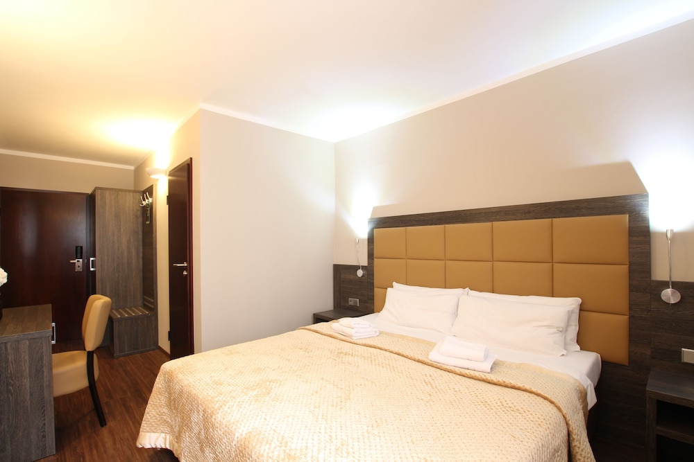 STANDARD, DOUBLE BED