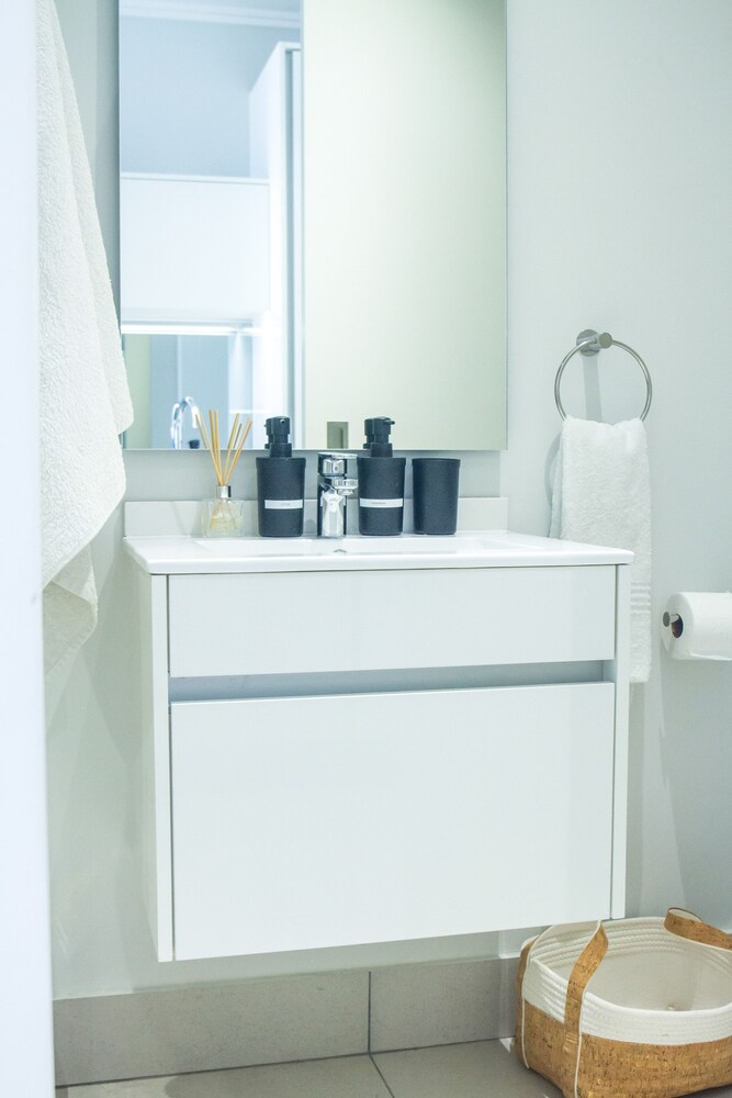 Ellipse Executive Apartment 7/50
