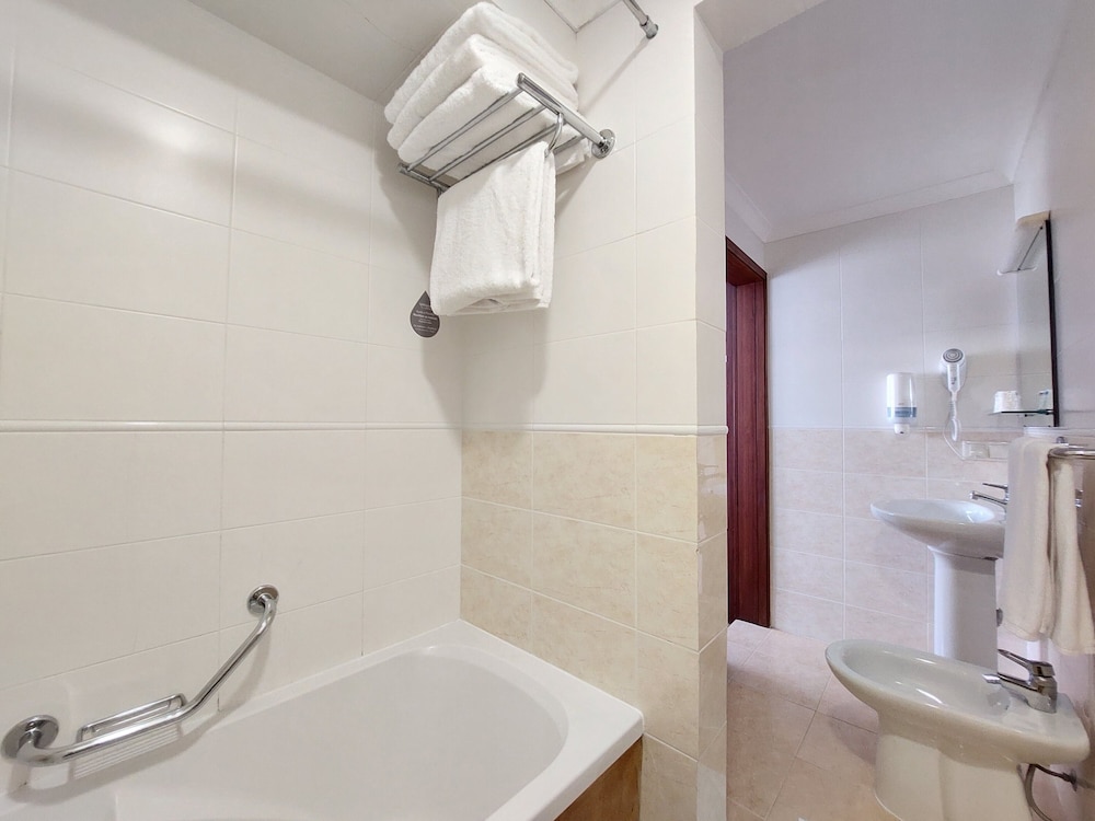 HOTEL SANTIAGO 48/54