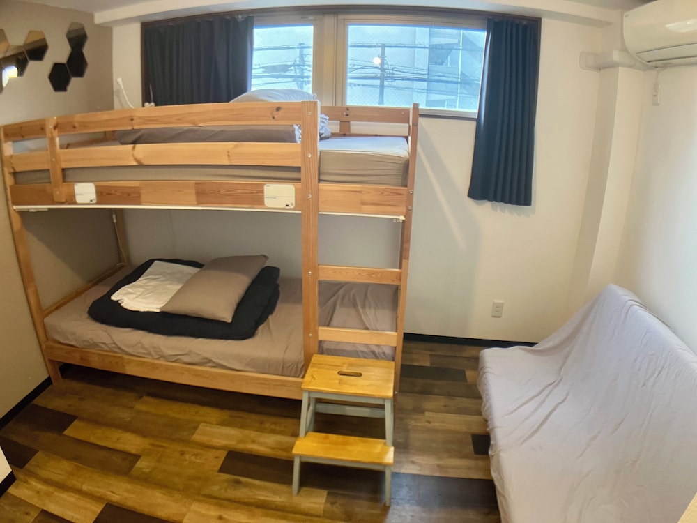 BASIC, TWIN BEDS