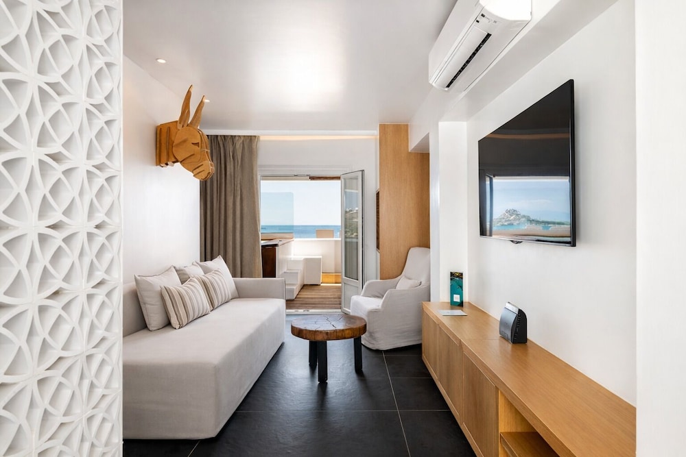 Kosmoplaz Beach Hotel 58/77