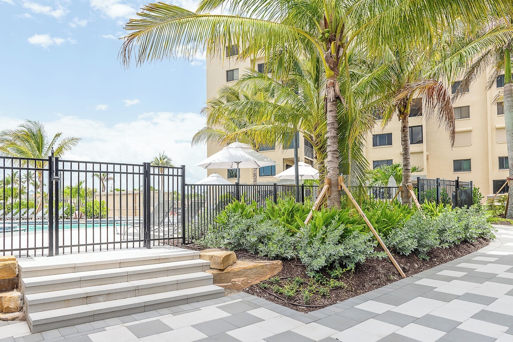 Pointe Estero Resort 35/50