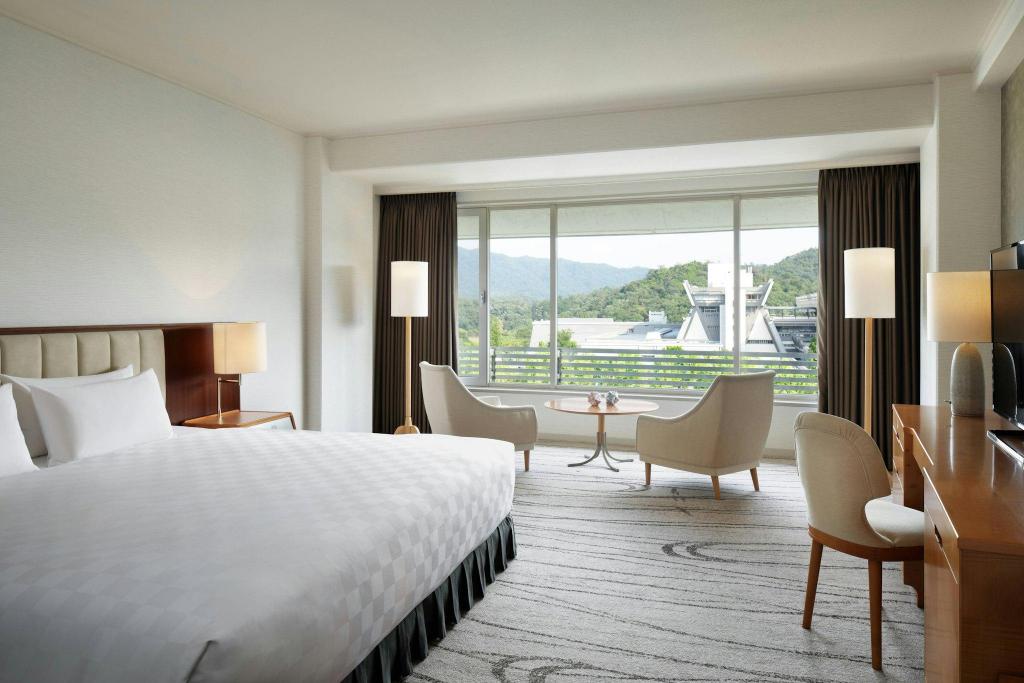 Guest Room, Deluxe, King Bed, Deluxe Floor