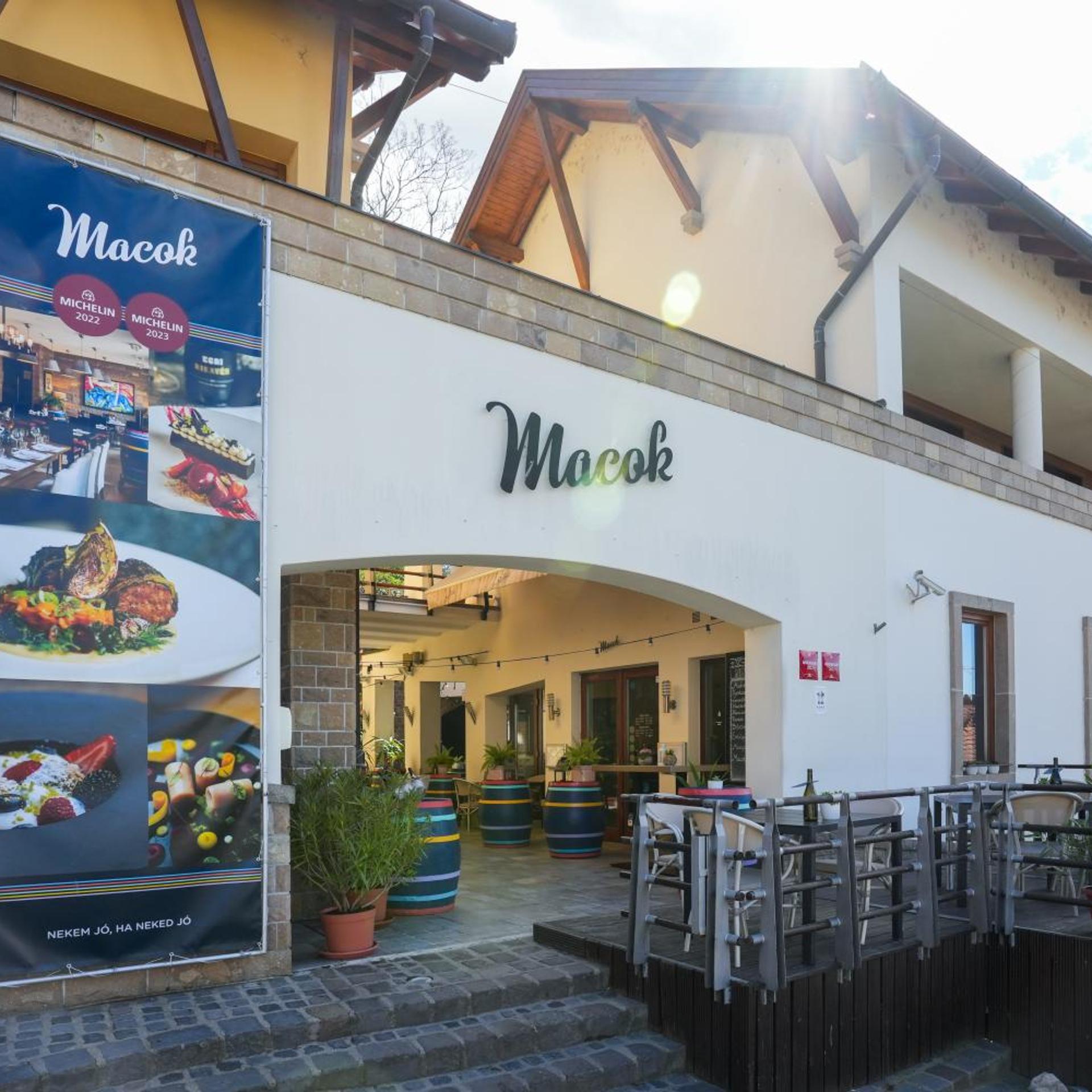 Imola Udvarhaz Dessert Hotel 4/50