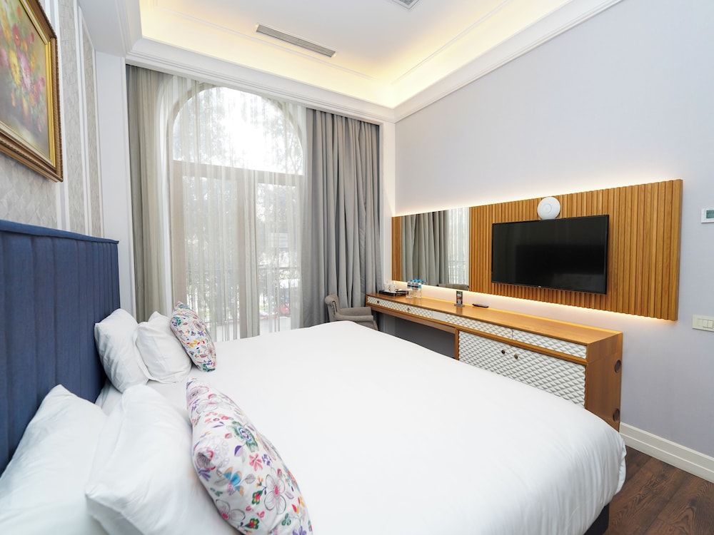 Promenade Hotel 16/50