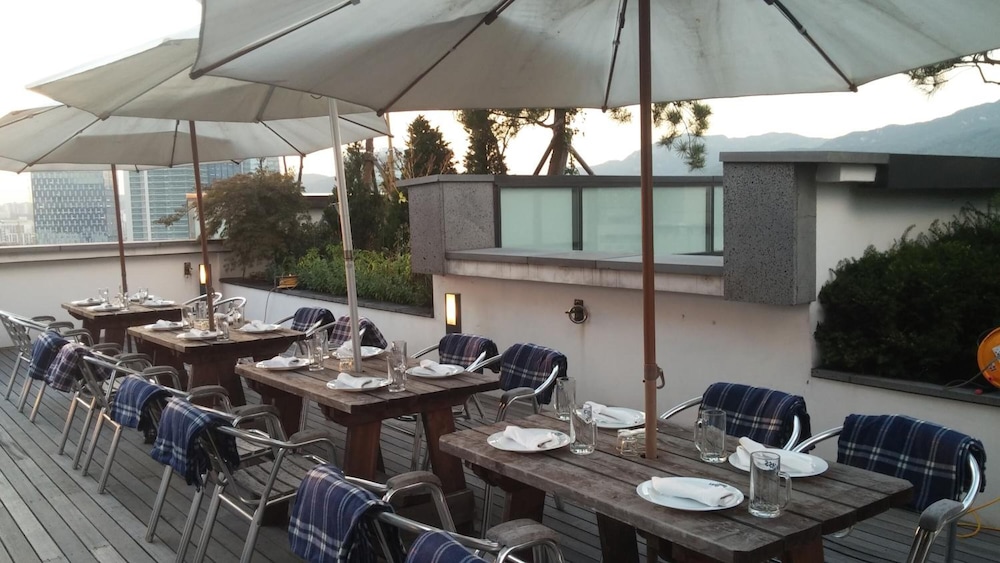 URBAN BOUTIQUE HOTEL 26/32