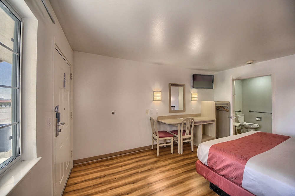 Motel6 Kerrville, TX 25/42