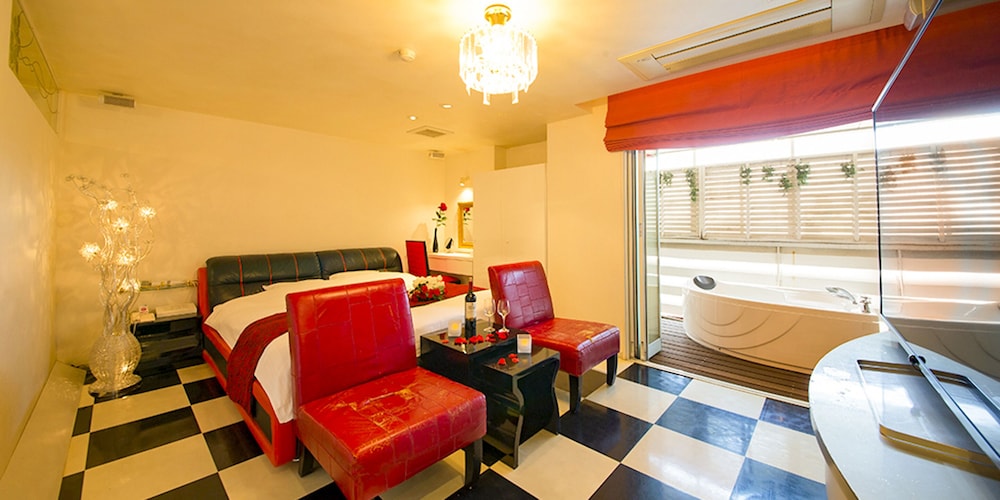 V Hotel - Adults Only 44/50