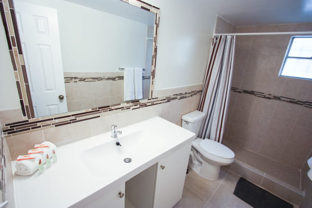 Sunny Isles Apartments 10/73