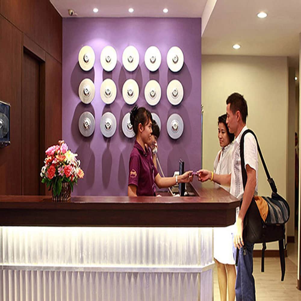 Sawasdee Hotel At Sukhumvit Soi 8 10/48