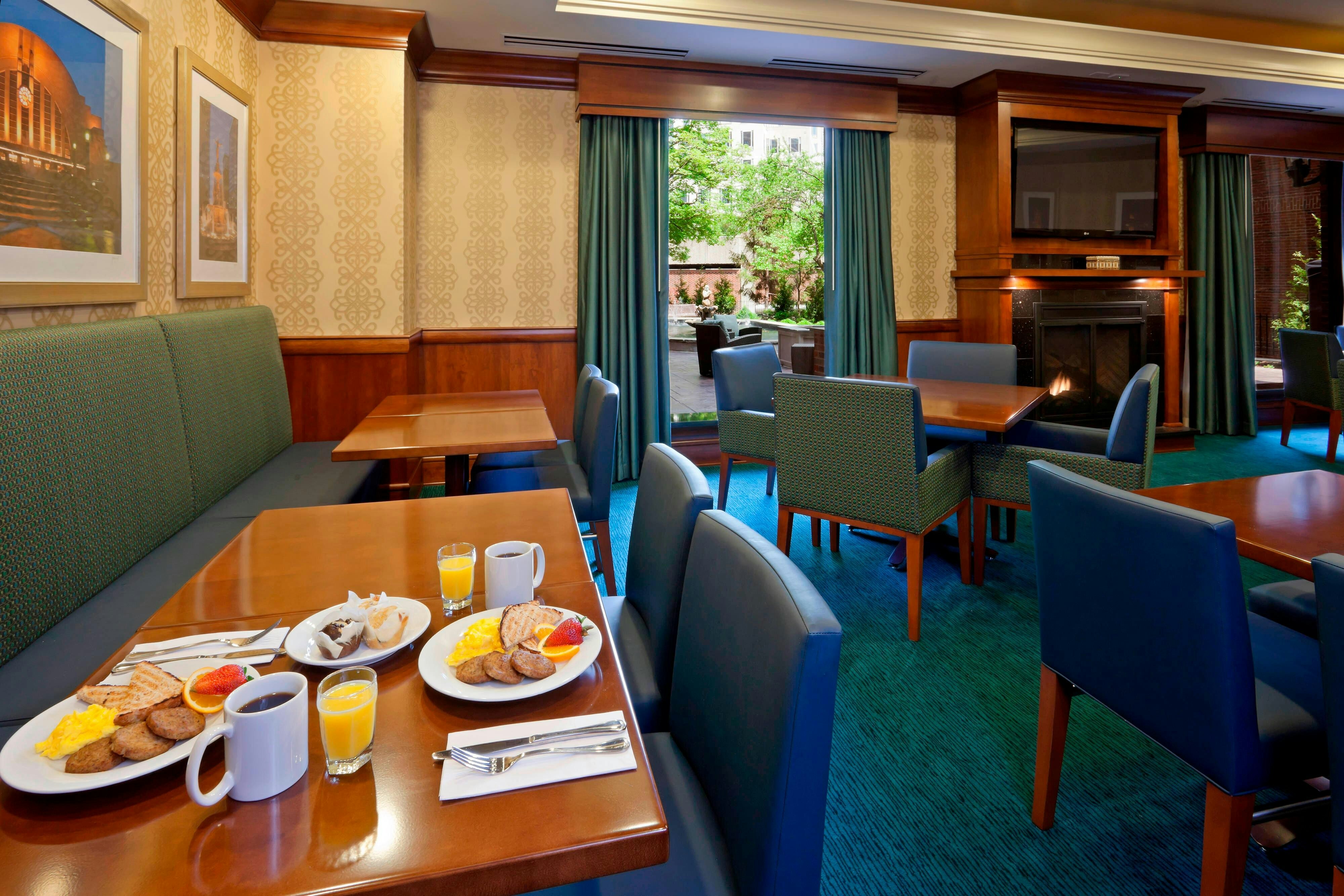 Residence Inn by Marriott Cincinnati Downtown/The Phelps 14/24