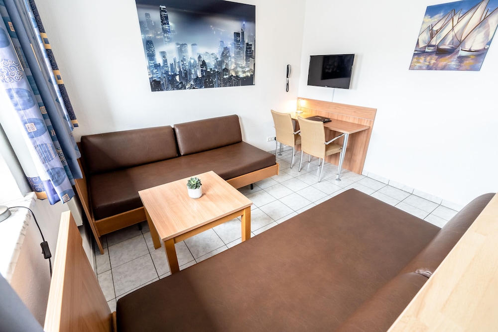 Hotel Fresh Inn 26/41