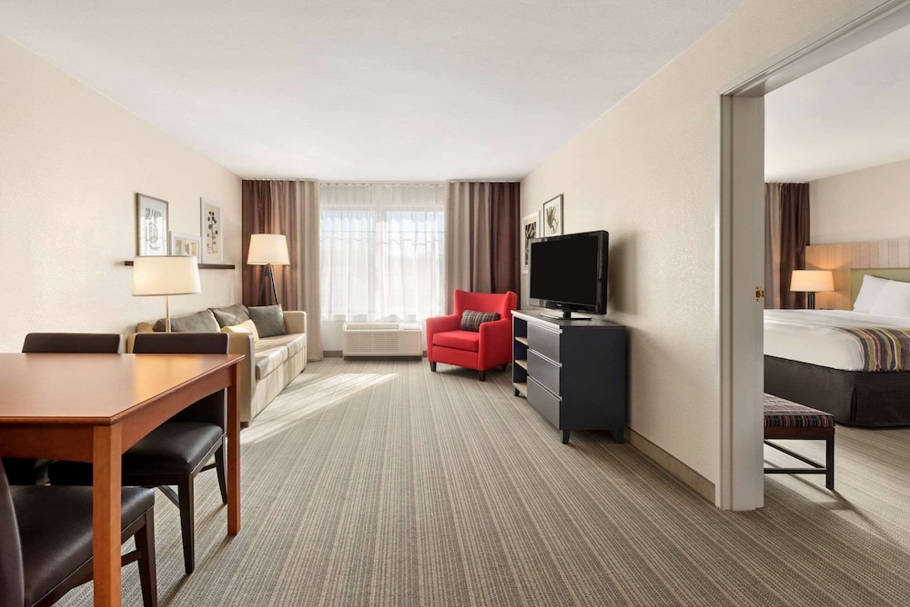 Country Inn & Suites by Radisson, Middleton - Madison West 25/38