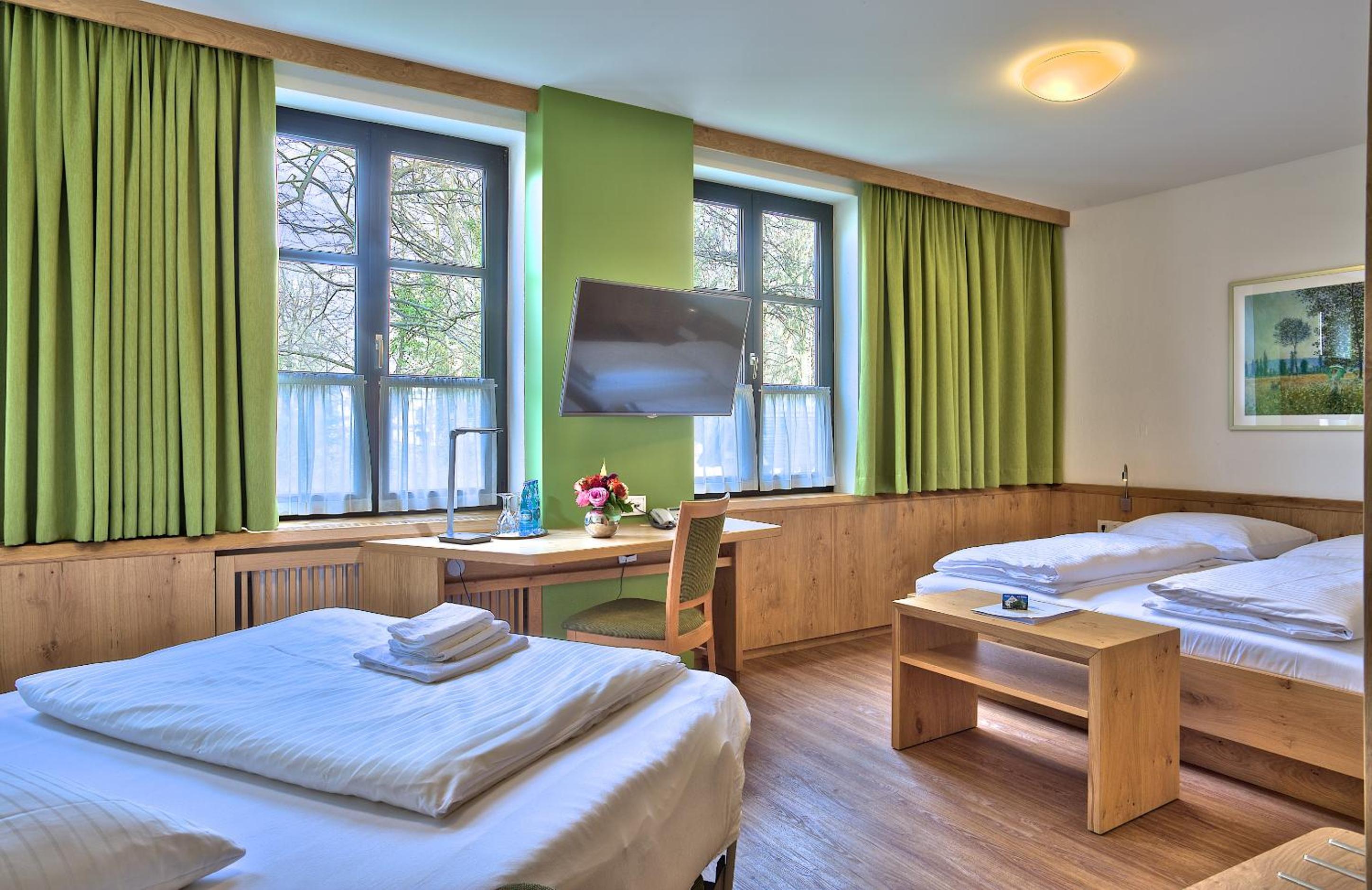 Hotel Gasthof zur Muhle 24/66