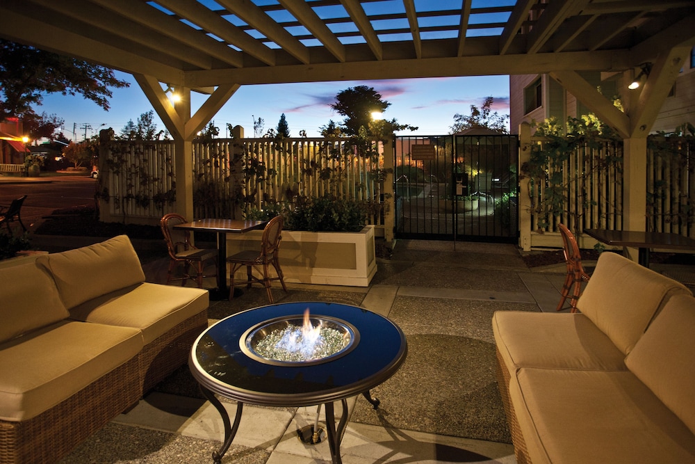 Napa Winery Inn 25/35