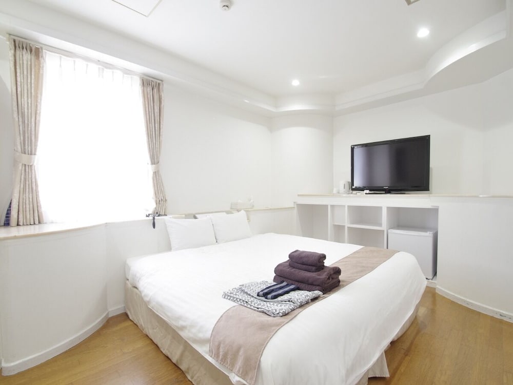 DELUXE, KING BED
