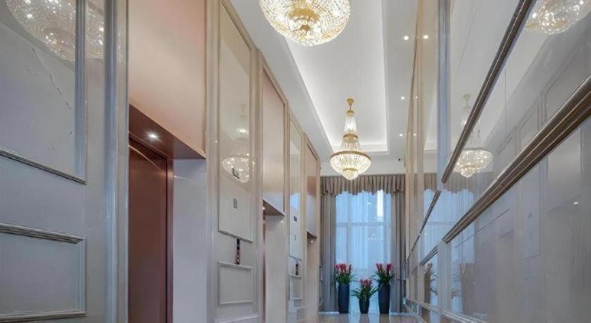 Venus Royal Hotels (Zhongshan Dongfeng Center) 7/50