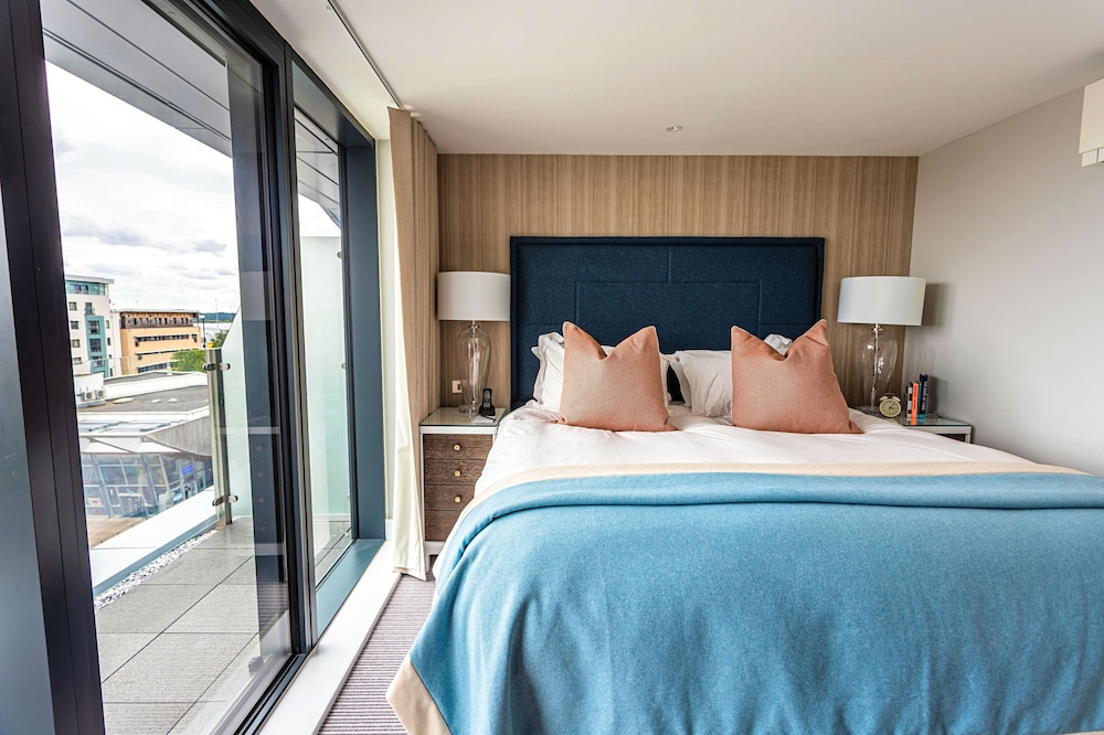 Southampton Harbour Hotel 16/71