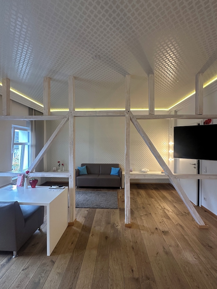 Helvetia Suites 39/52