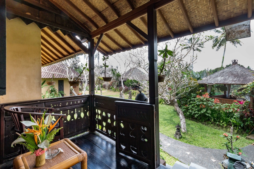TANAH MERAH RESORT 10/69