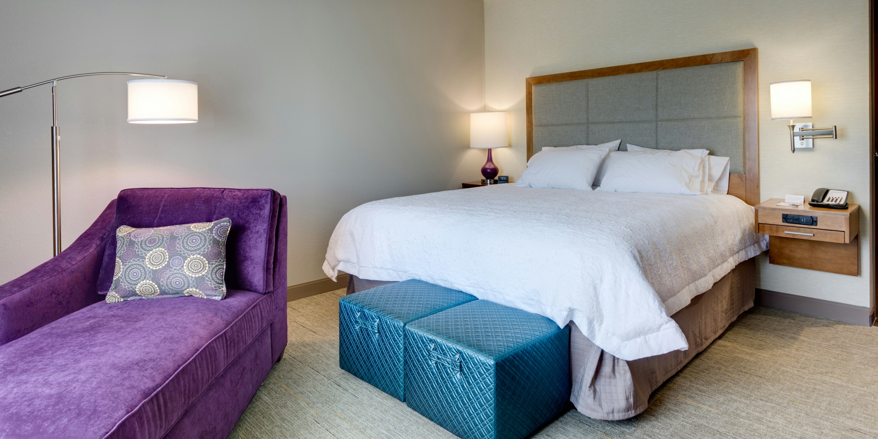 ROOM, KING BED
