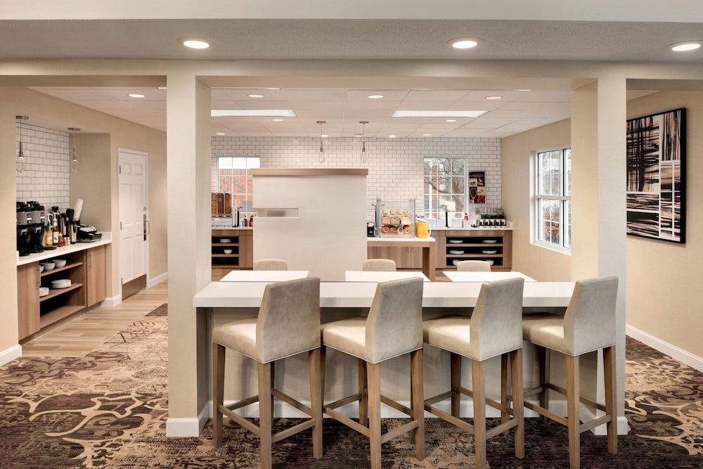 Residence Inn By Marriott West Springfield 34/35