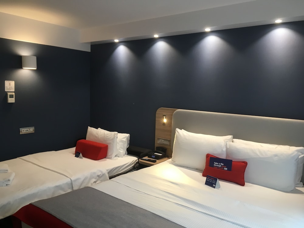 HOLIDAY INN EXPRESS ZURICH AIRPORT 47/80