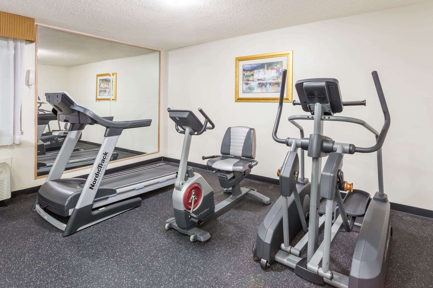 Fairbridge Inn Express Decatur IL 18/34