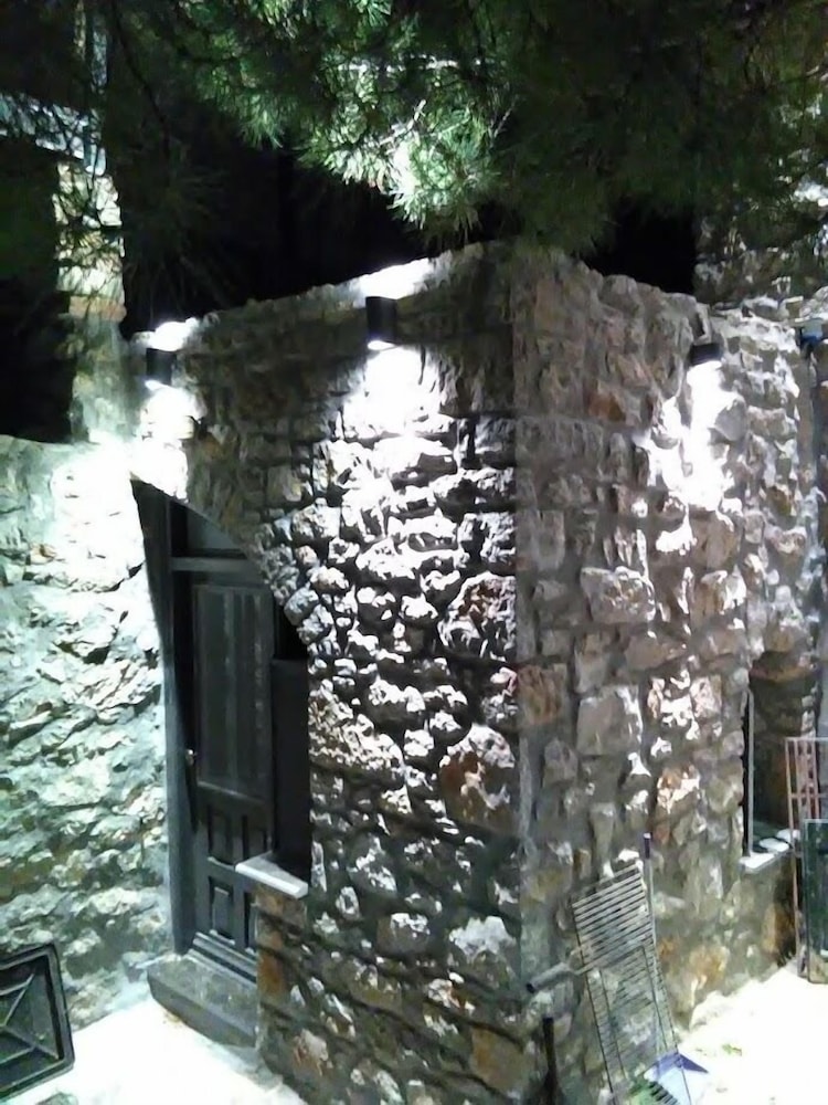 Spitakia 3/50