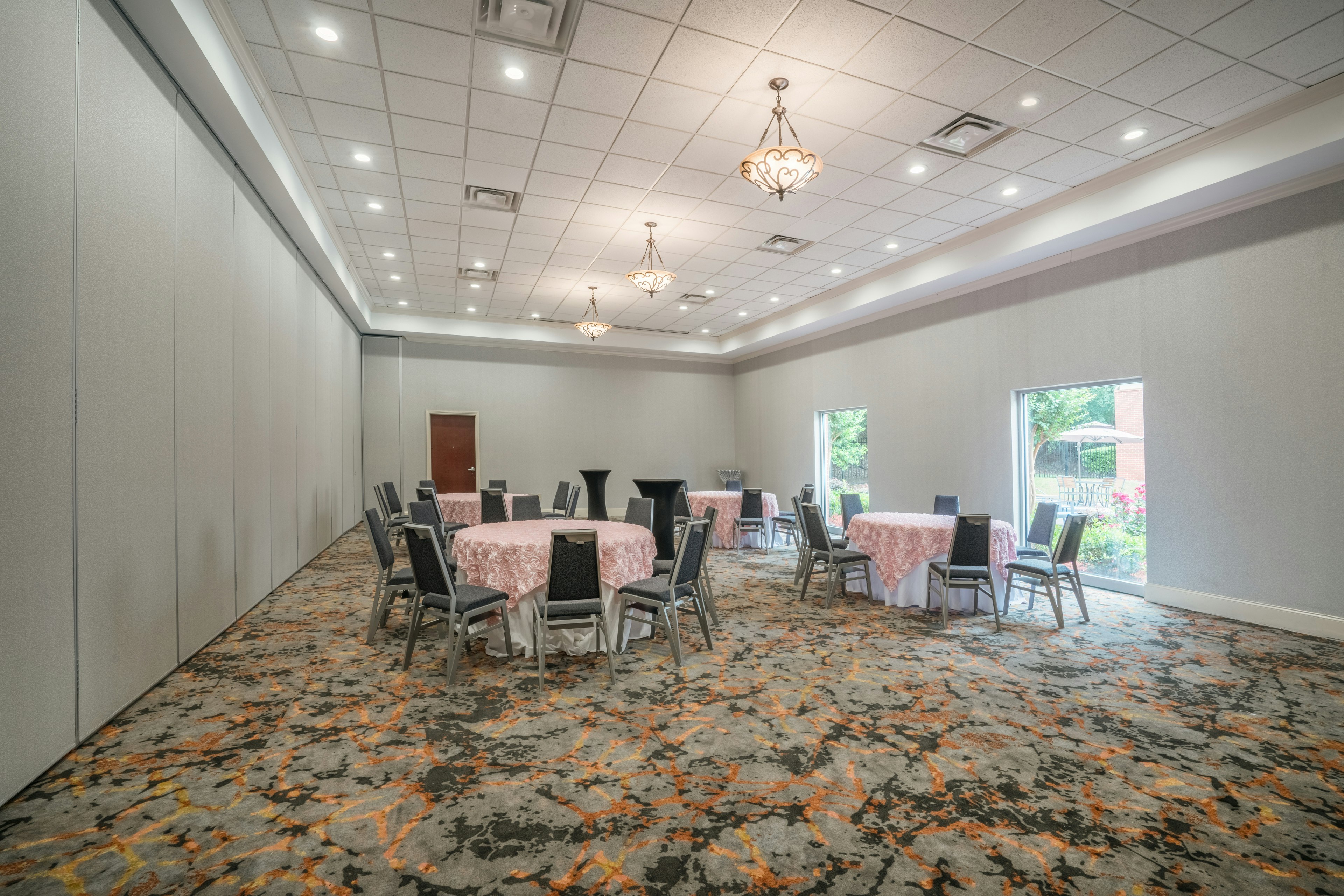 HOLIDAY INN ATLANTA ROSWELL 31/36