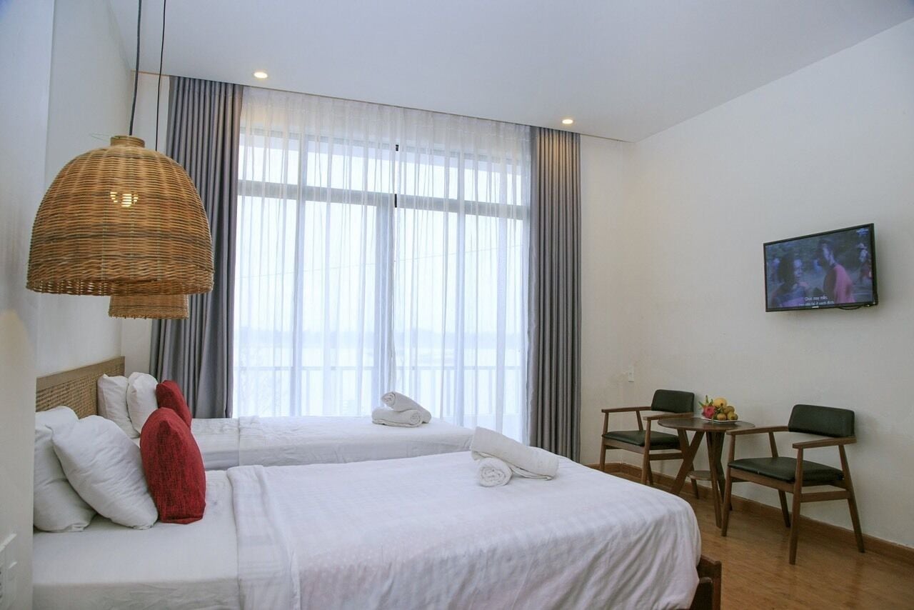 ROOM, TWIN BEDS, BALCONY