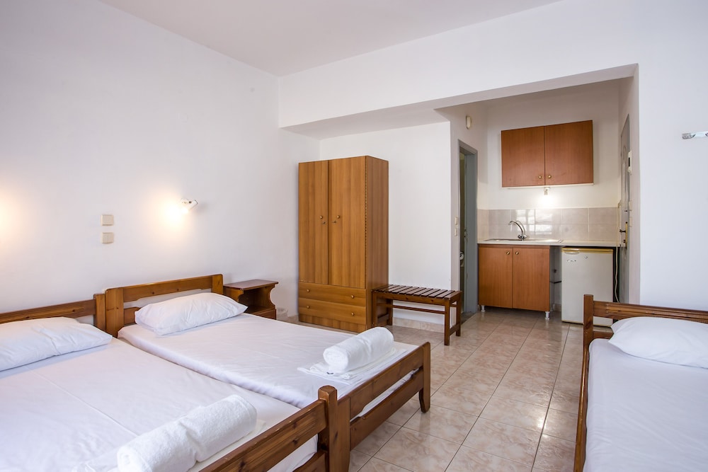 Nikos BnB Rooms 15/50