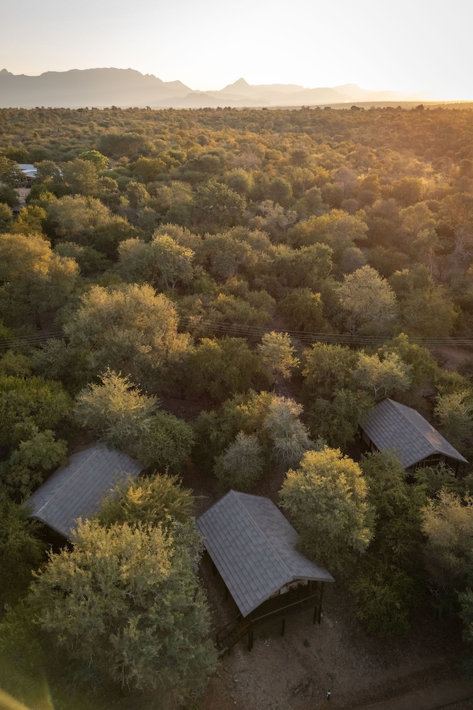 Chisomo Safari Lodge 25/48