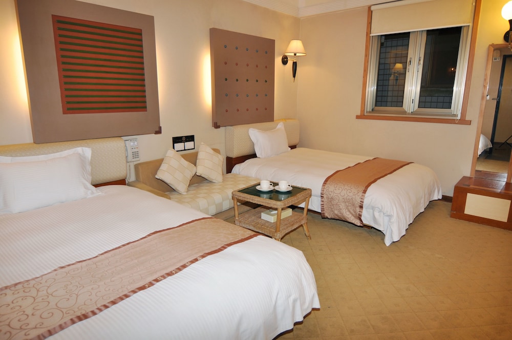 TIAN LONG HOTEL 29/69