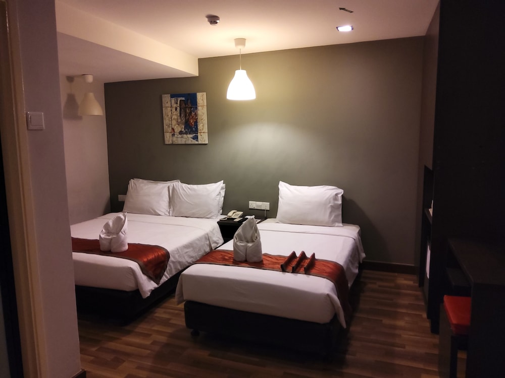 K Hotel 35/48