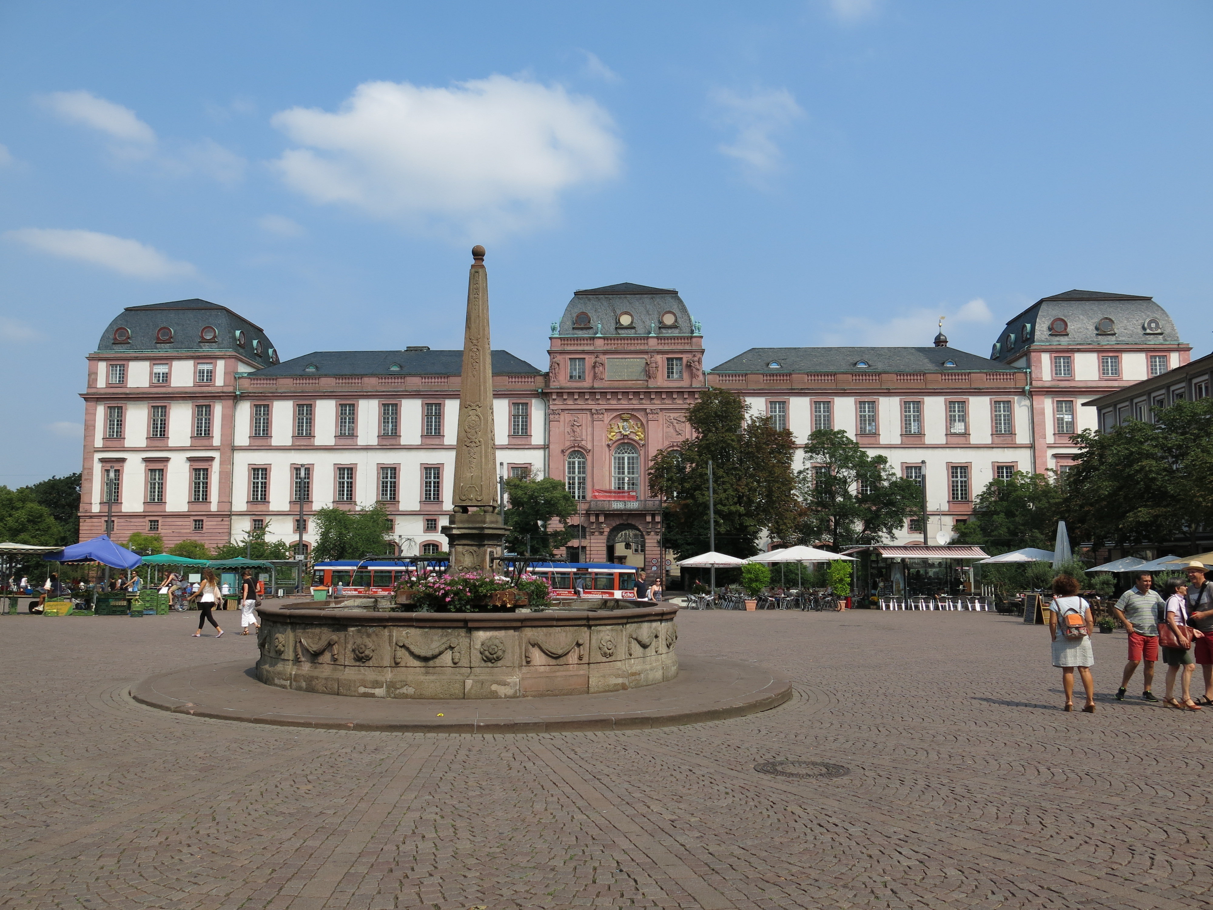 Holiday Inn Express Darmstadt 40/50