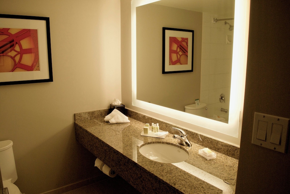 Holiday Inn Vancouver Airport Richmond 72/74