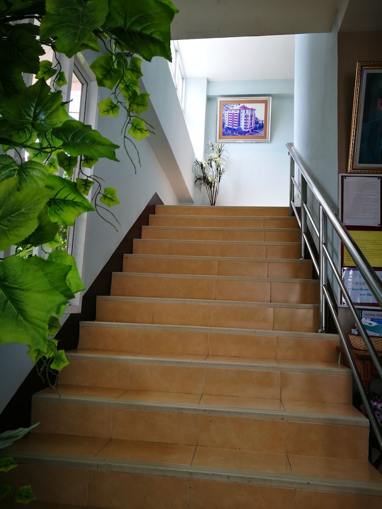 J Residence 7/46