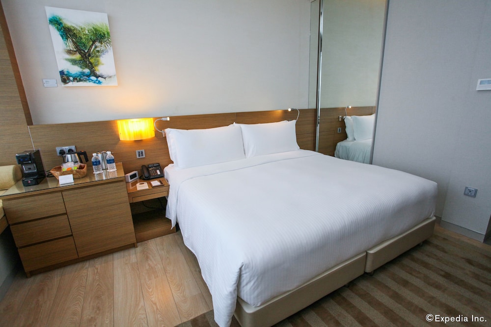 One Farrer Hotel 10/69