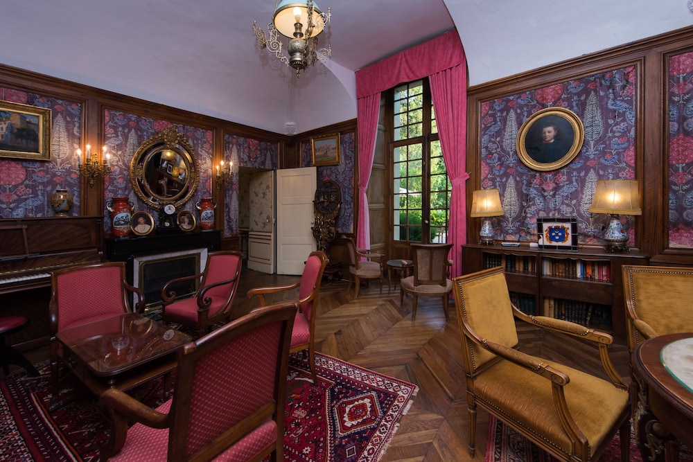 CHATEAU D AYRES 53/72
