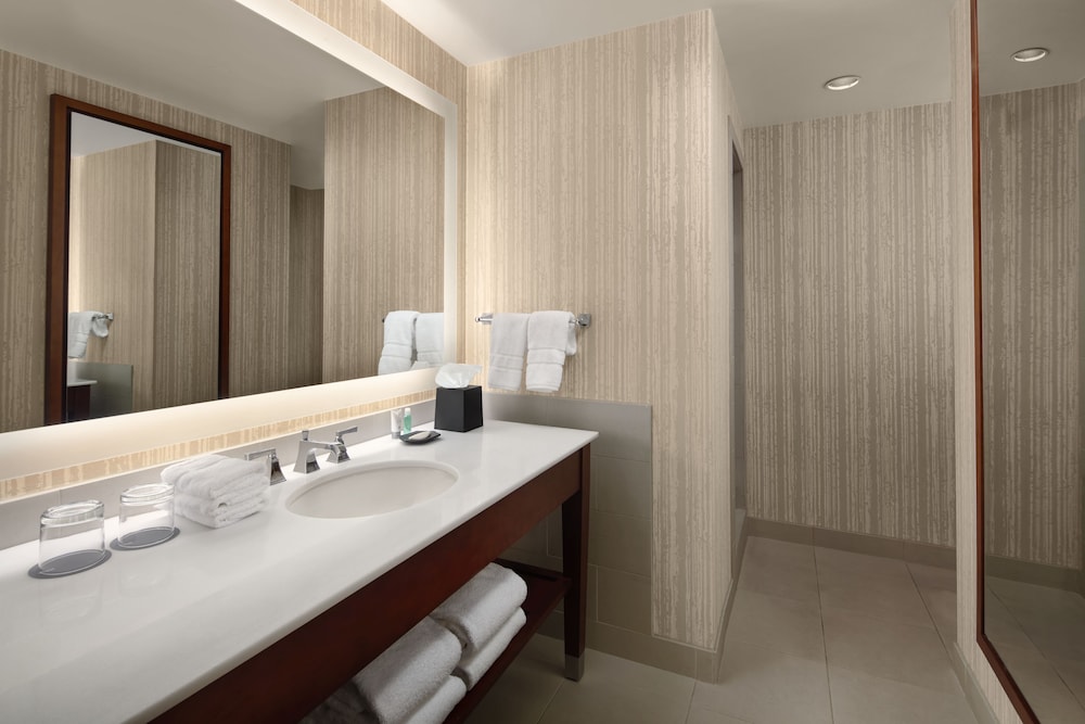 The Westin Cincinnati 10/52