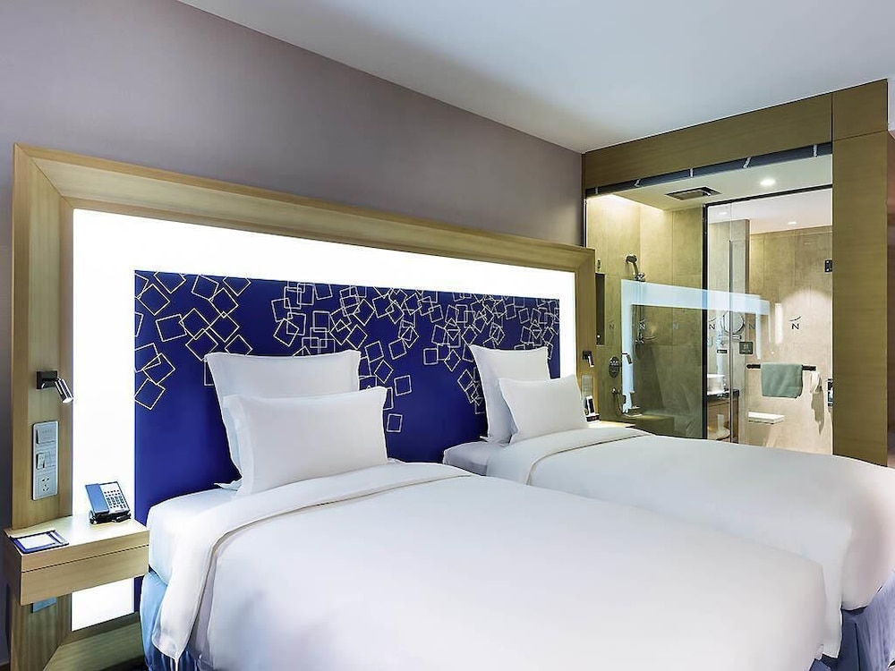 Novotel Ningbo East 20/76