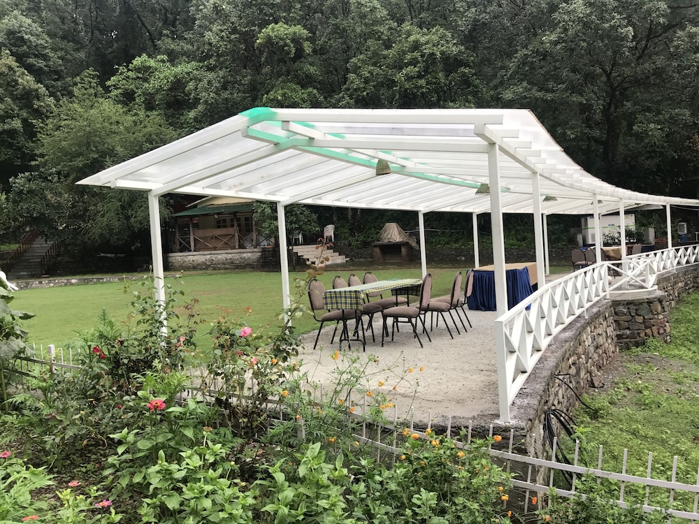 Latitude 29 By The Lake Resort 25/50