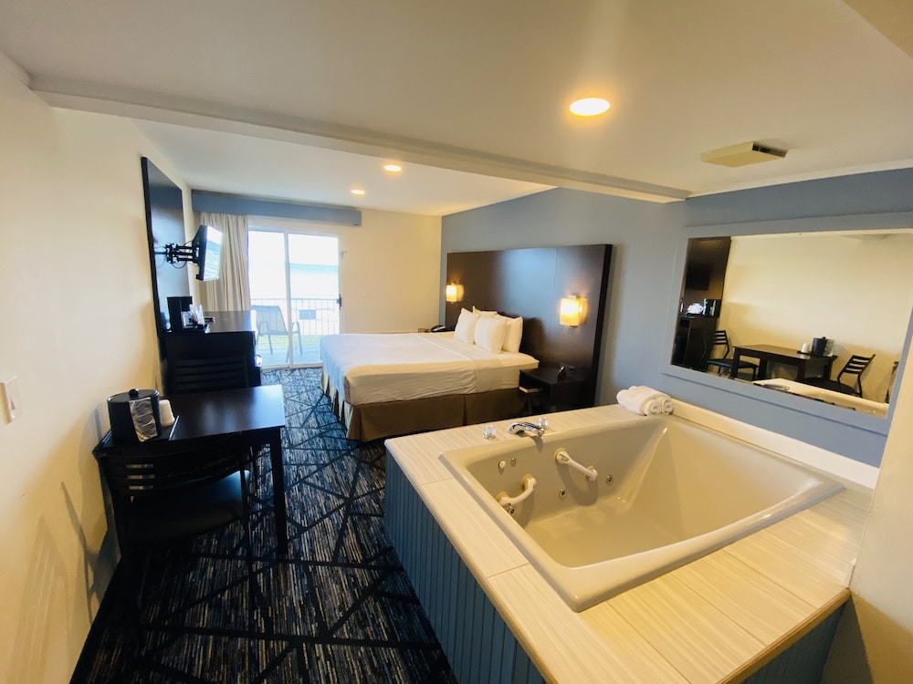 Clearwater Lakeshore Motel 11/44