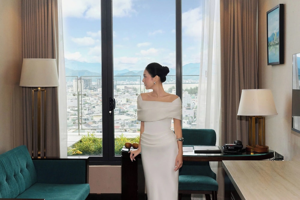 New Orient Hotel Danang 60/70